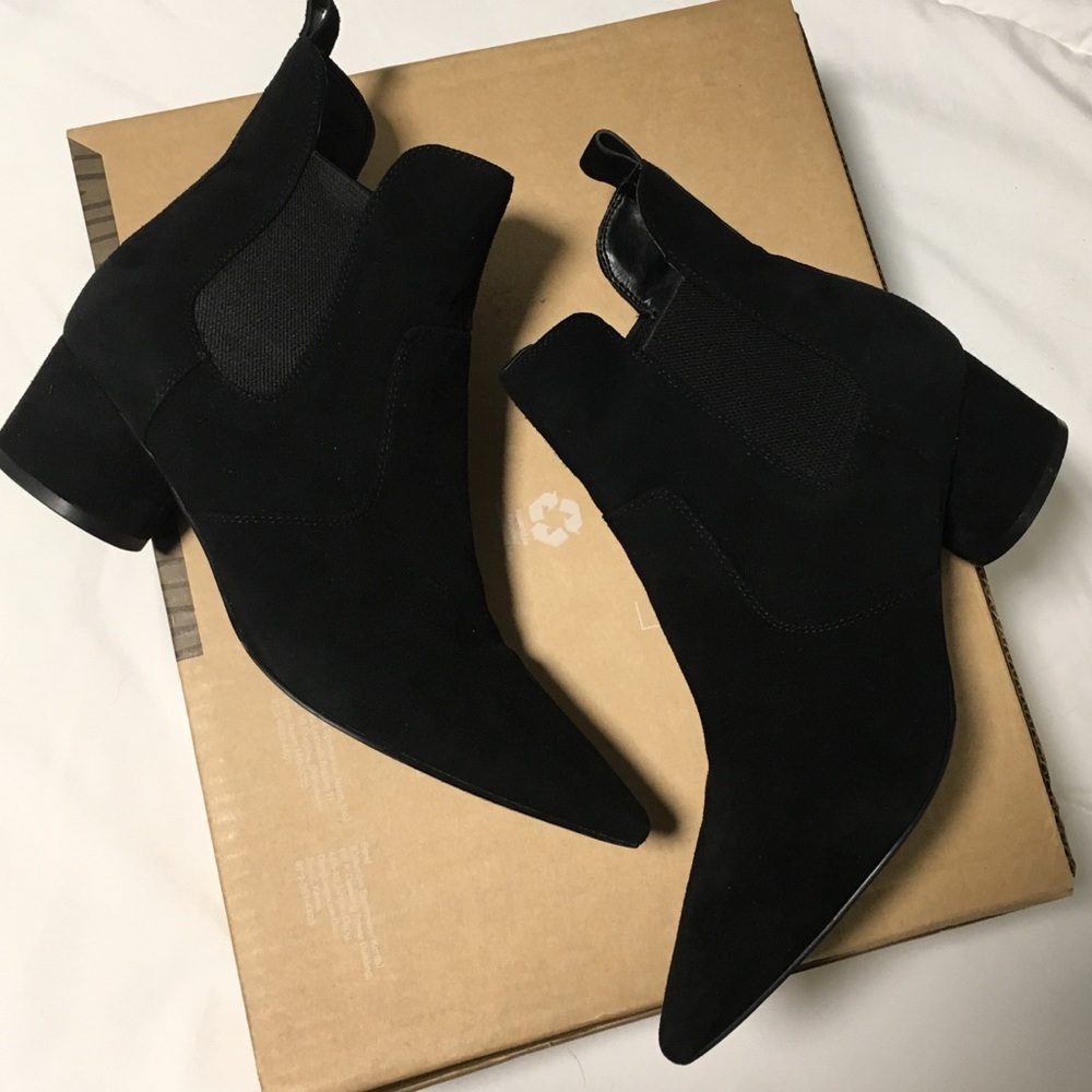Kendall & Kylie Black Suede Pointy Toe Booties